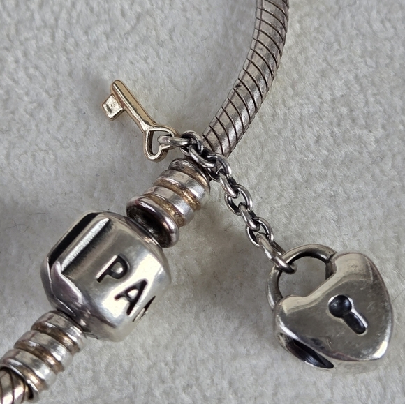 Pandora two tone Key to my Heart charm with 14k gold key - Picture 1 of 3